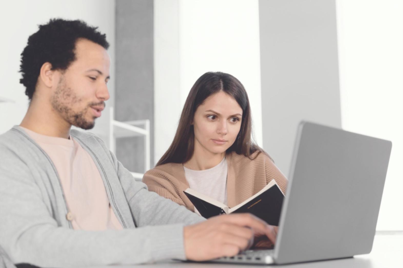 Professional trading education environment with market analysis tools and learning materials